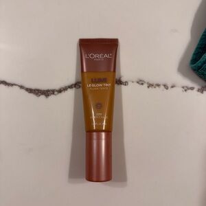 L’Oréal Lumi le glow tint 220